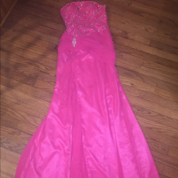 Dress - Picture 6 of 6